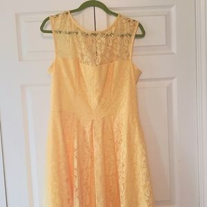 Yellow lace dress size 14